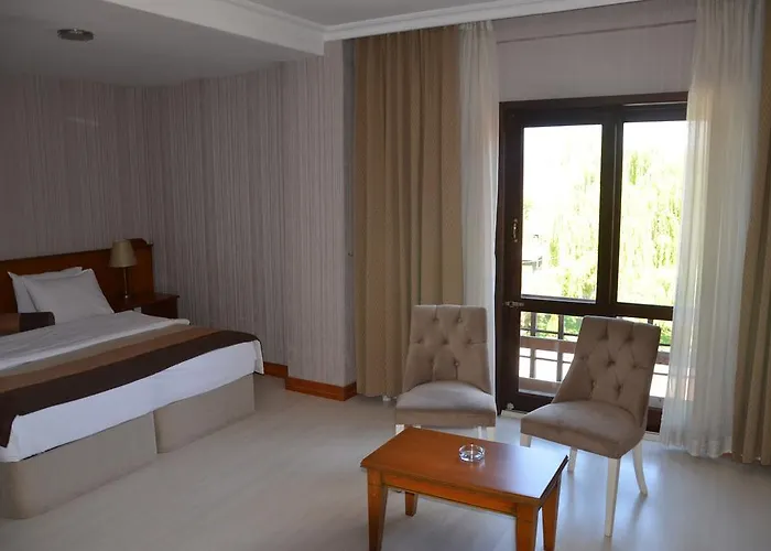 Talia & מלון ספנג'ה